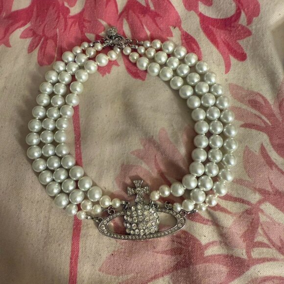 Women Bas Relief Pearl Choker Necklace - Picture 1 of 3